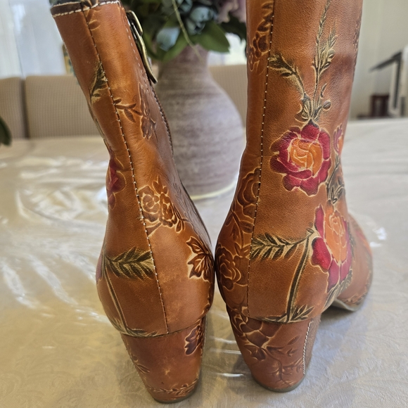Embroidered Floral Leather Ankle Boots - Picture 4 of 9